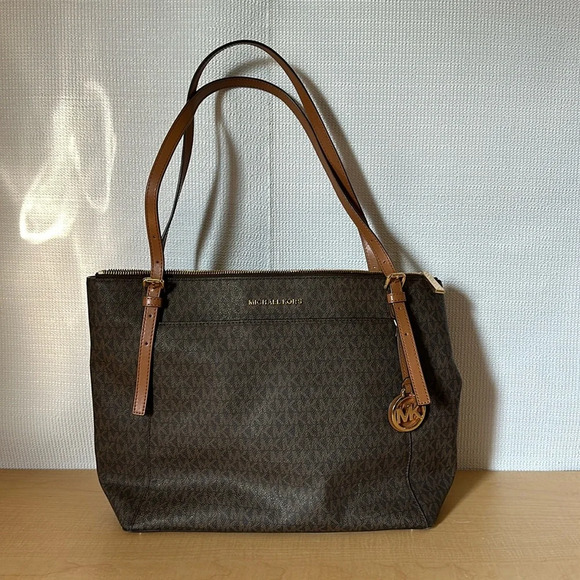 MICHAEL KORS Authentic Dark Brown Brown Leather Shoulder Bag - Picture 1 of 5